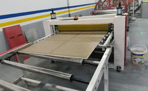 アルジェリアのジプス板天井パネル生産ライン (穴を開け,ラミネート,噴霧) は現在完全に稼働しています.