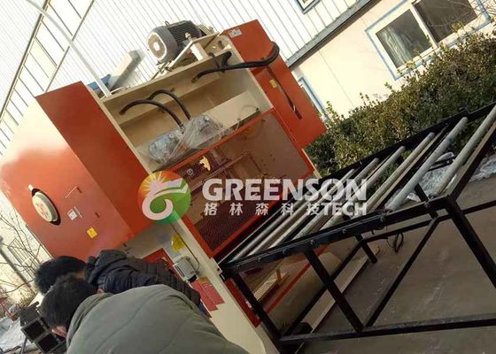 2人以内で簡単操作の、高自動化された有孔ボード製造機