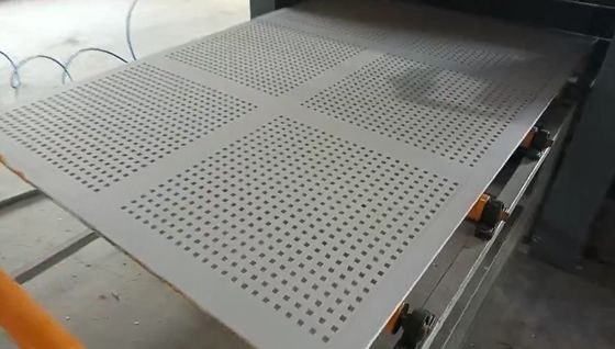簡単 操作 2 作業員 板 穴開き 機械 工場