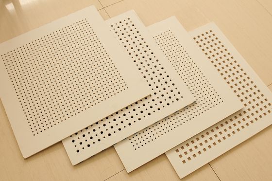 音響の天井は円形/角目のためのシートのパーホレーション機械をタイルを張ります