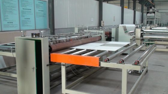 高度のフル オートのラミネーション機械は、機械を作る偽のギプスの天井のタイルを落とします