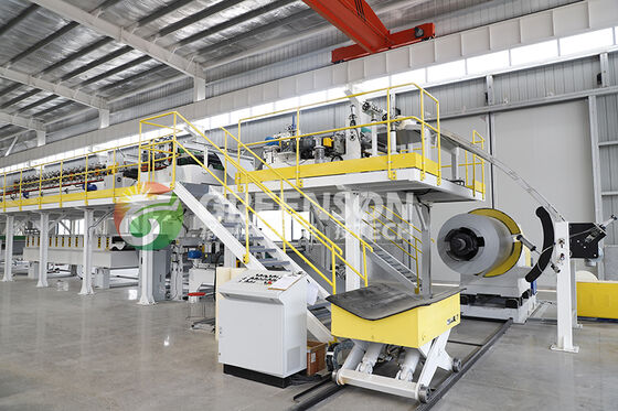 良い価格 全自動PUサンドイッチパネル生産ラインマシン 300kWの電力と調整可能な幅 オンライン