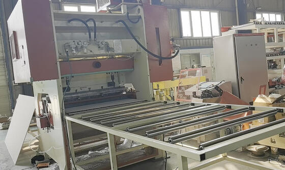 PLC Control 200t Pressure Perforation Machine with Customizable Hole Shapes for Board Punching