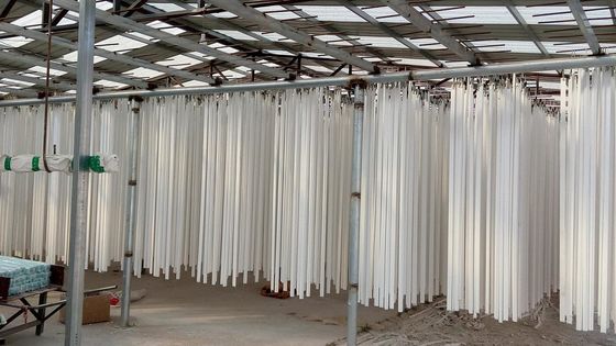 低価格およびより少ない労働が付いている機械類を処理する別のギプスの天井のコーニス